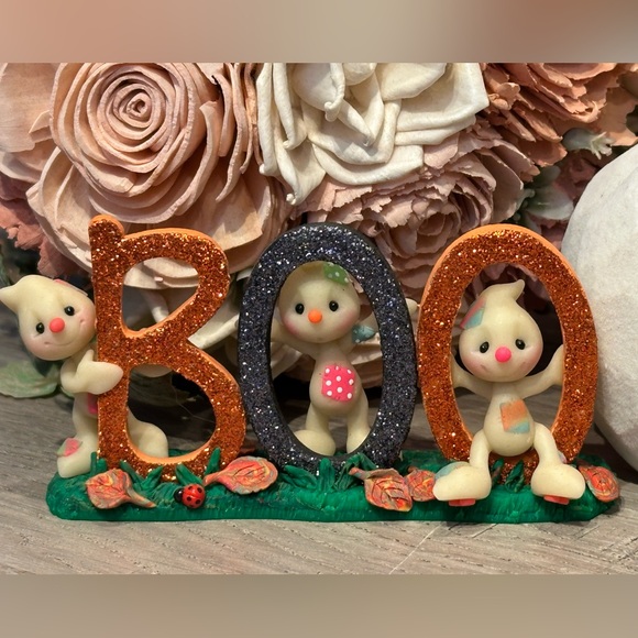 Other - Glow-in-the-Dark Ghost Figurines with Boo Sign